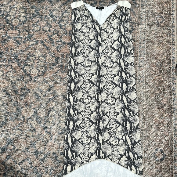 RUDSAK Dresses & Skirts - Rudsak snake print midi high low dress